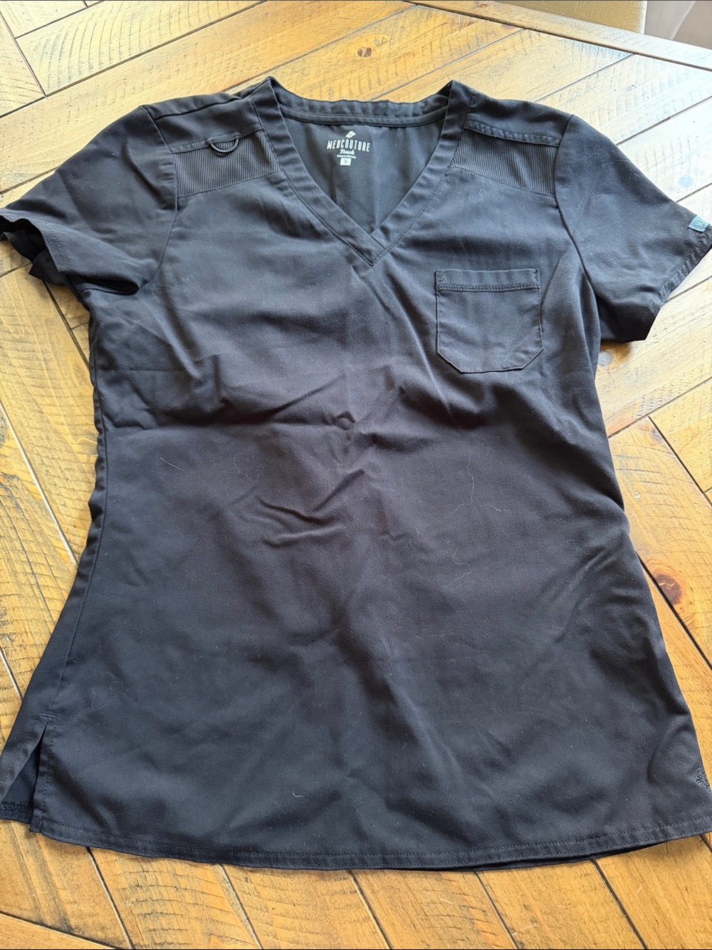 Med Couture Black V-Neck Short Sleeve Scrub Top
